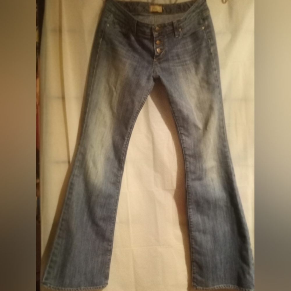 Paige Calabasas Midrise w/ 11" Flare 31"W X34"L Button Fly Distressed Light Blue